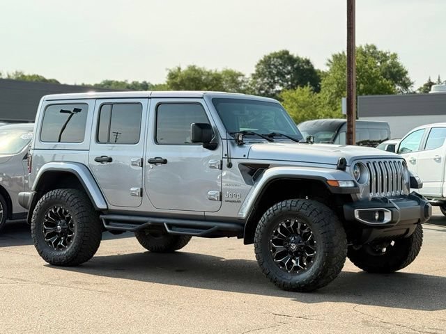 Used 2018 Jeep Wrangler Unlimited Sahara w/ Dual Top Group AWD/4WD image 19