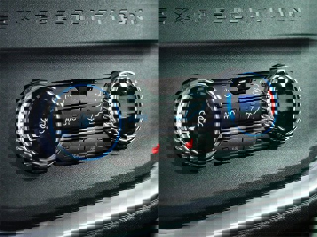 Certified 2025 Ford Expedition Platinum w/ Driver's Package image 17