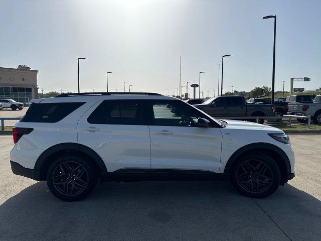 Certified 2025 Ford Explorer ST-Line w/ Premium Package RWD image 18