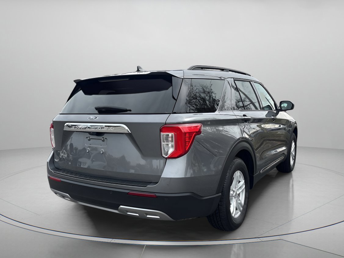 Certified 2023 Ford Explorer XLT w/ Equipment Group 202A image 4