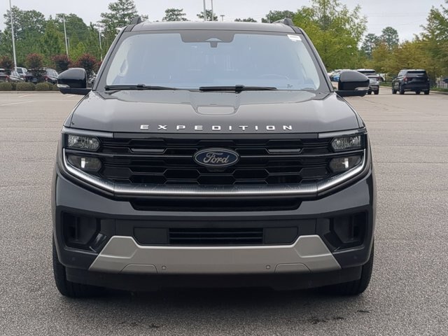 Certified 2025 Ford Expedition Max Platinum w/ Driver's Package AWD/4WD image 9