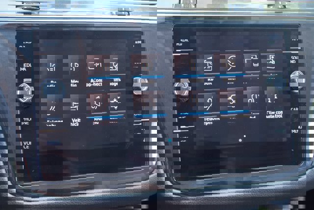 Used 2019 Volkswagen Tiguan SE AWD/4WD image 32