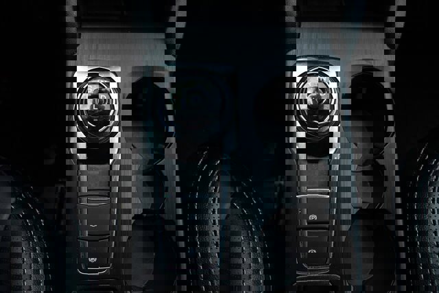 Certified 2025 Ford Escape Platinum w/ Premium Technology Package image 20