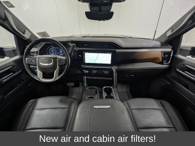 Used 2024 GMC Sierra 3500 Denali w/ Denali Reserve Package AWD/4WD image 3