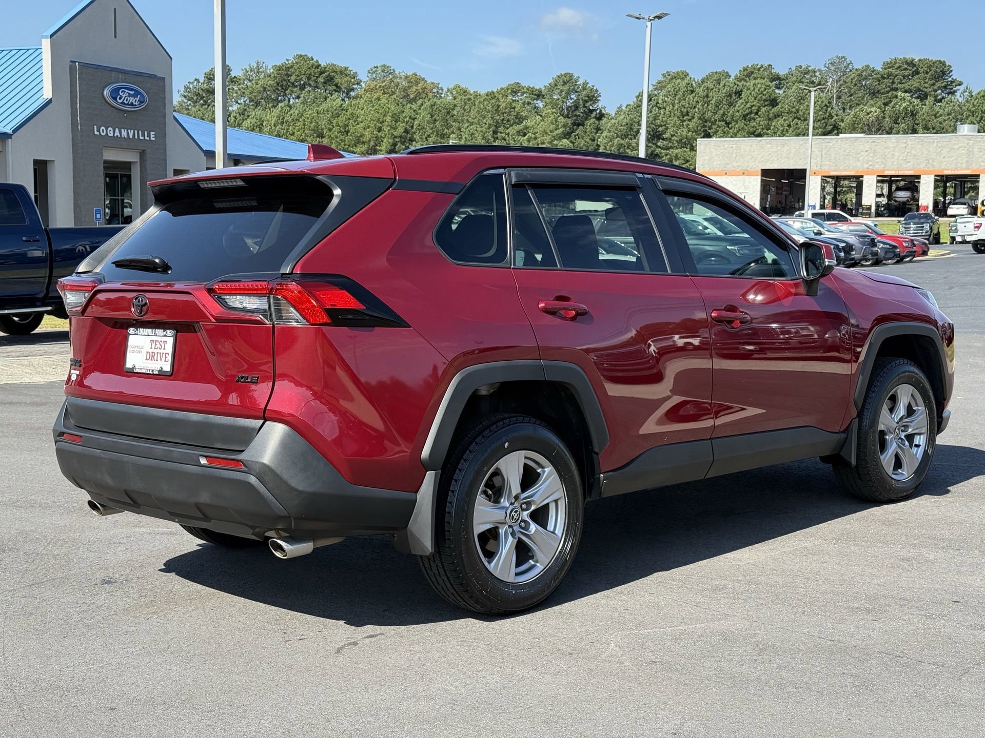Used 2022 Toyota RAV4 XLE image 4