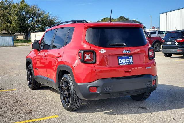 Used 2021 Jeep Renegade Latitude image 2