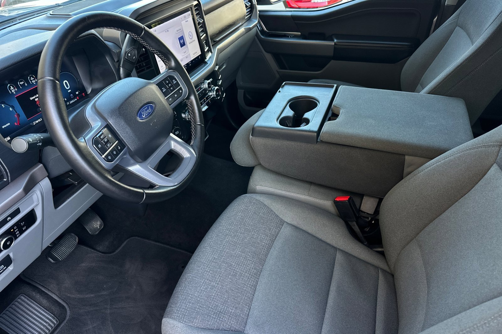 Certified 2025 Ford F150 XLT w/ Equipment Group 301A Standard image 9