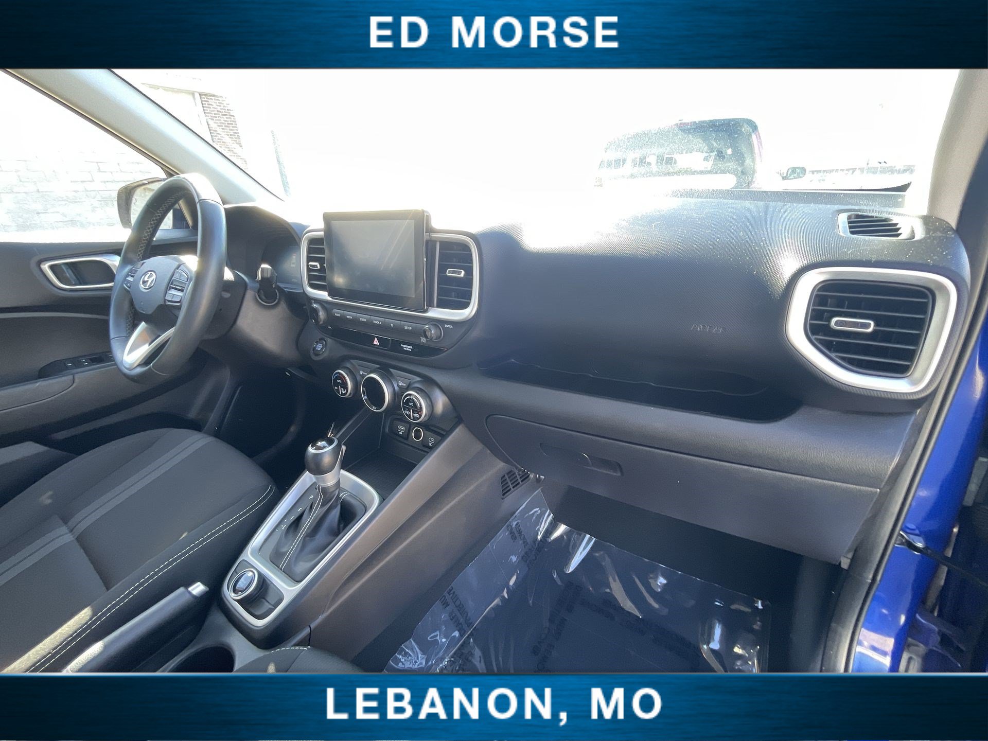 Used 2025 Hyundai Venue SEL FWD image 27