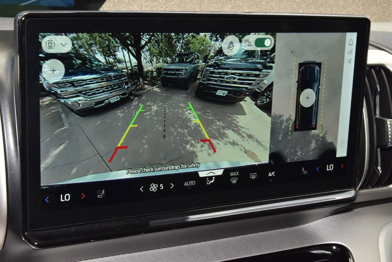 Certified 2025 Ford Expedition Active AWD/4WD image 28