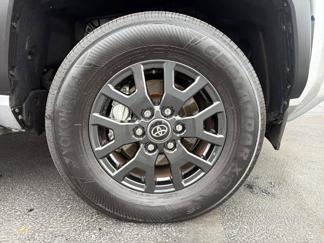 Used 2025 Toyota 4Runner SR5 AWD/4WD image 5