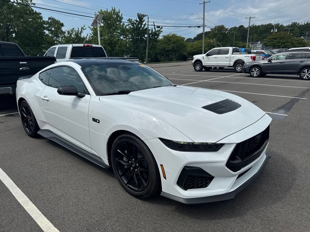 Certified 2025 Ford Mustang GT Premium RWD image 2