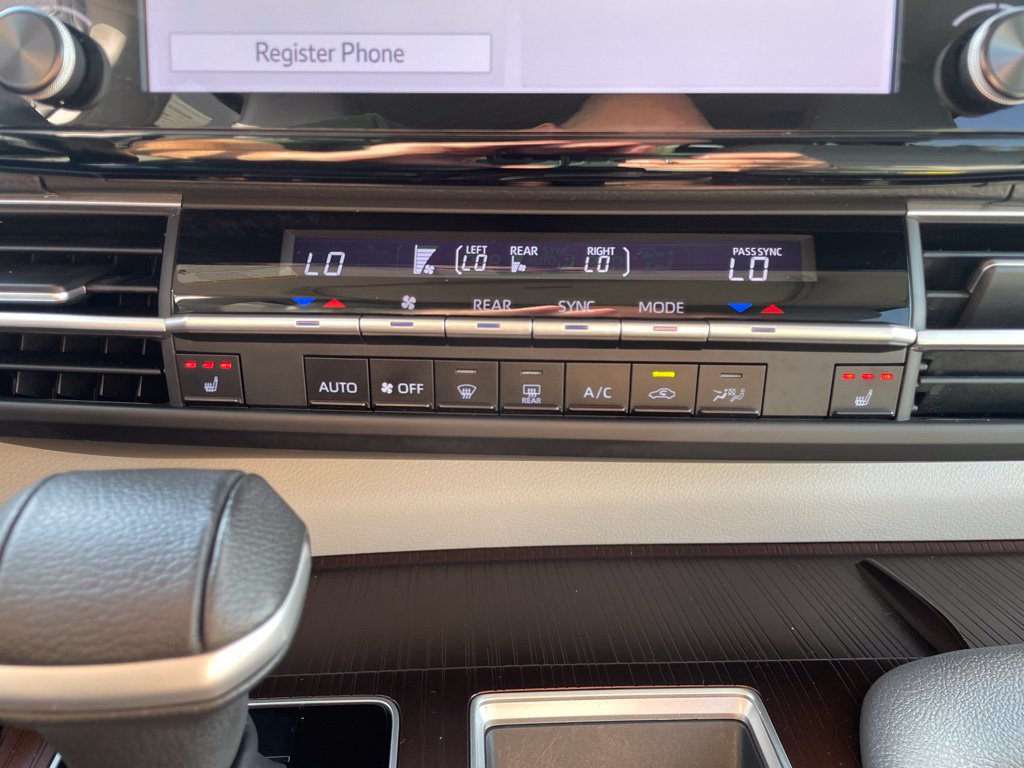Used 2023 Toyota Sienna XLE AWD/4WD image 23