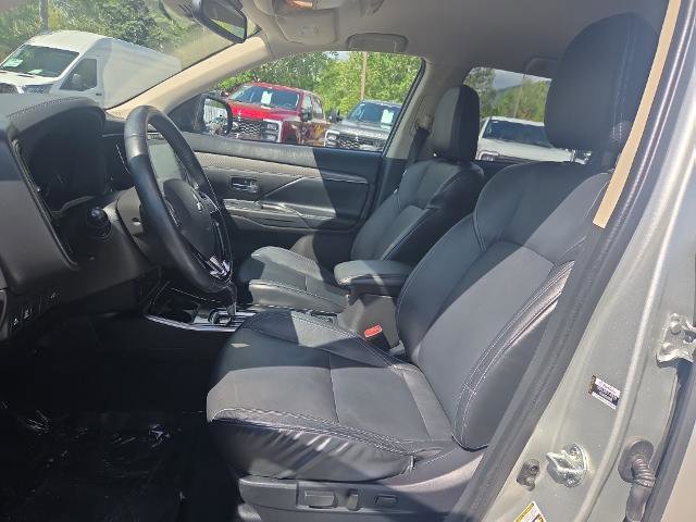 Used 2020 Mitsubishi Outlander SEL AWD/4WD image 16