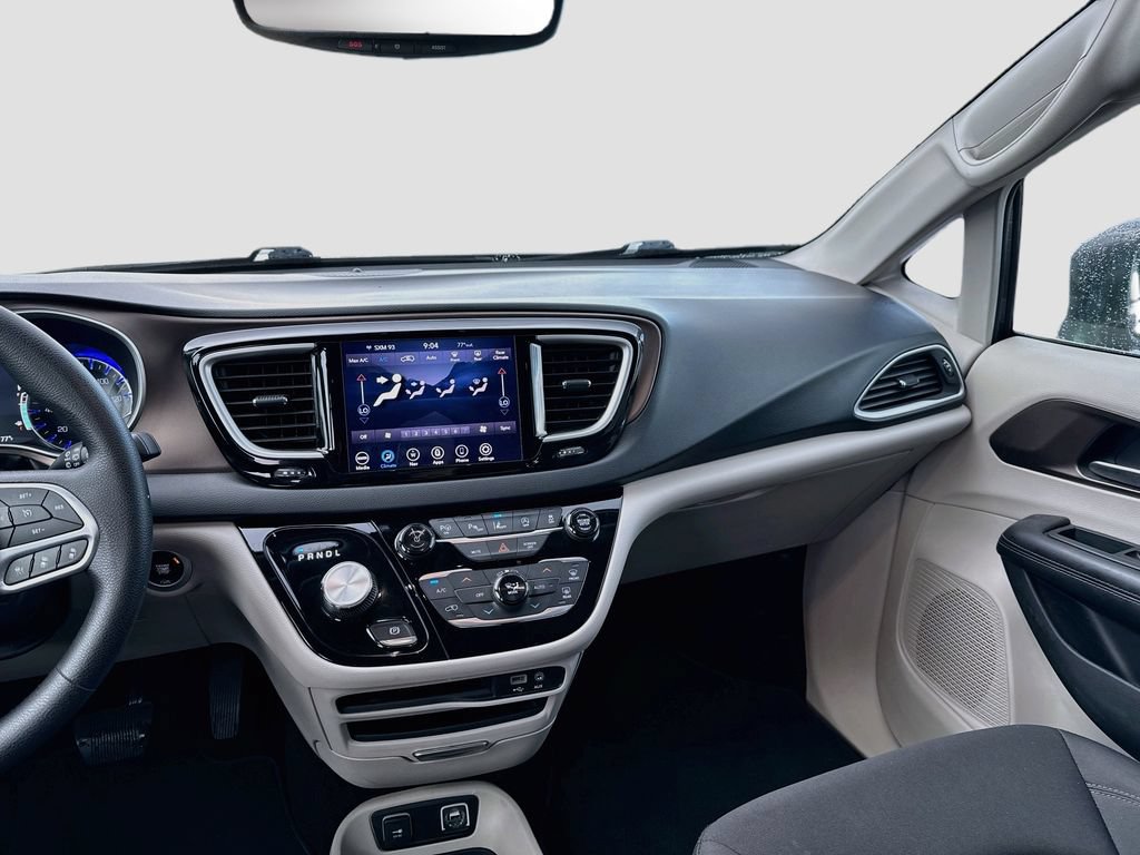 Used 2019 Chrysler Pacifica Touring Plus w/ Advanced Safetytec Group FWD image 22