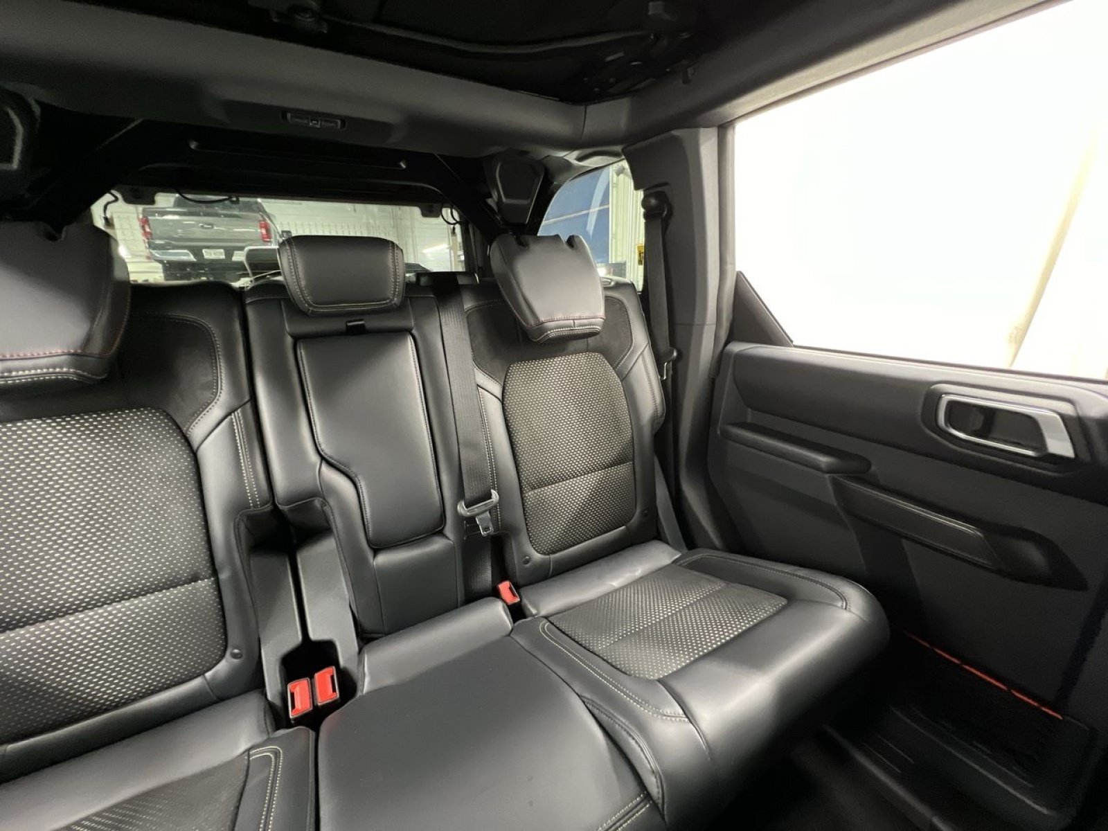 Certified 2024 Ford Bronco Raptor w/ Interior Carbon Fiber Pack 6 AWD/4WD image 18