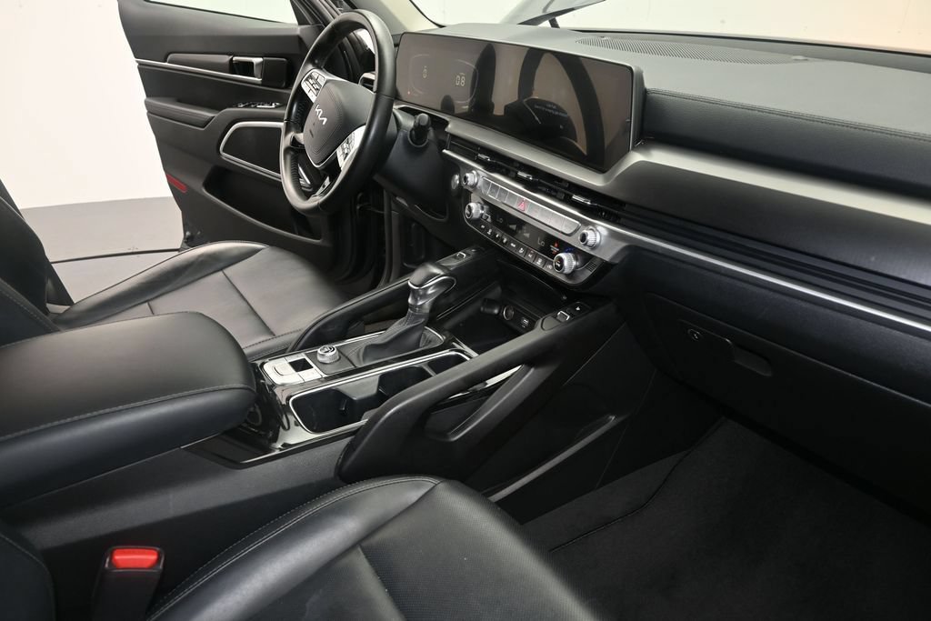 Used 2024 Kia Telluride S w/ S Sunroof Package FWD image 13
