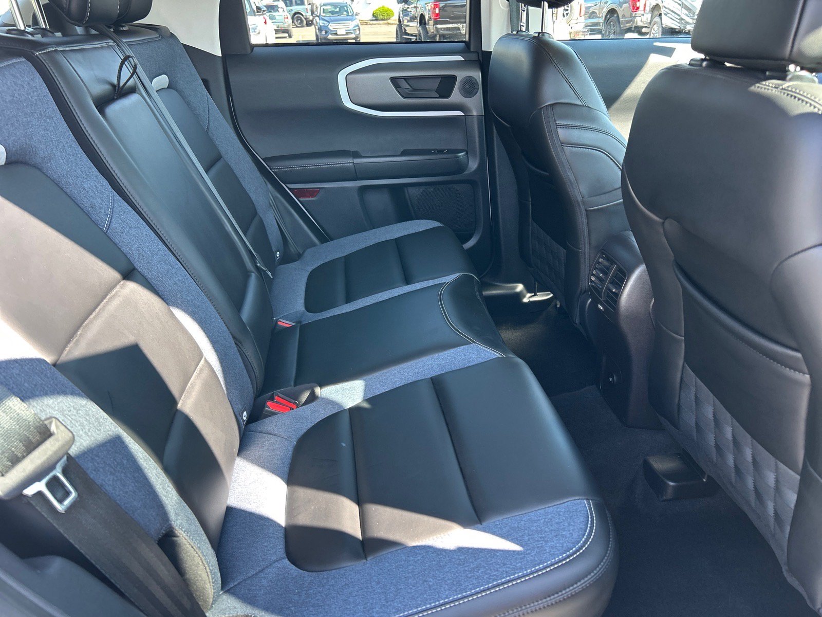 Certified 2025 Ford Bronco Sport Outer Banks w/ Outer Banks Tech Package+ AWD/4WD image 19