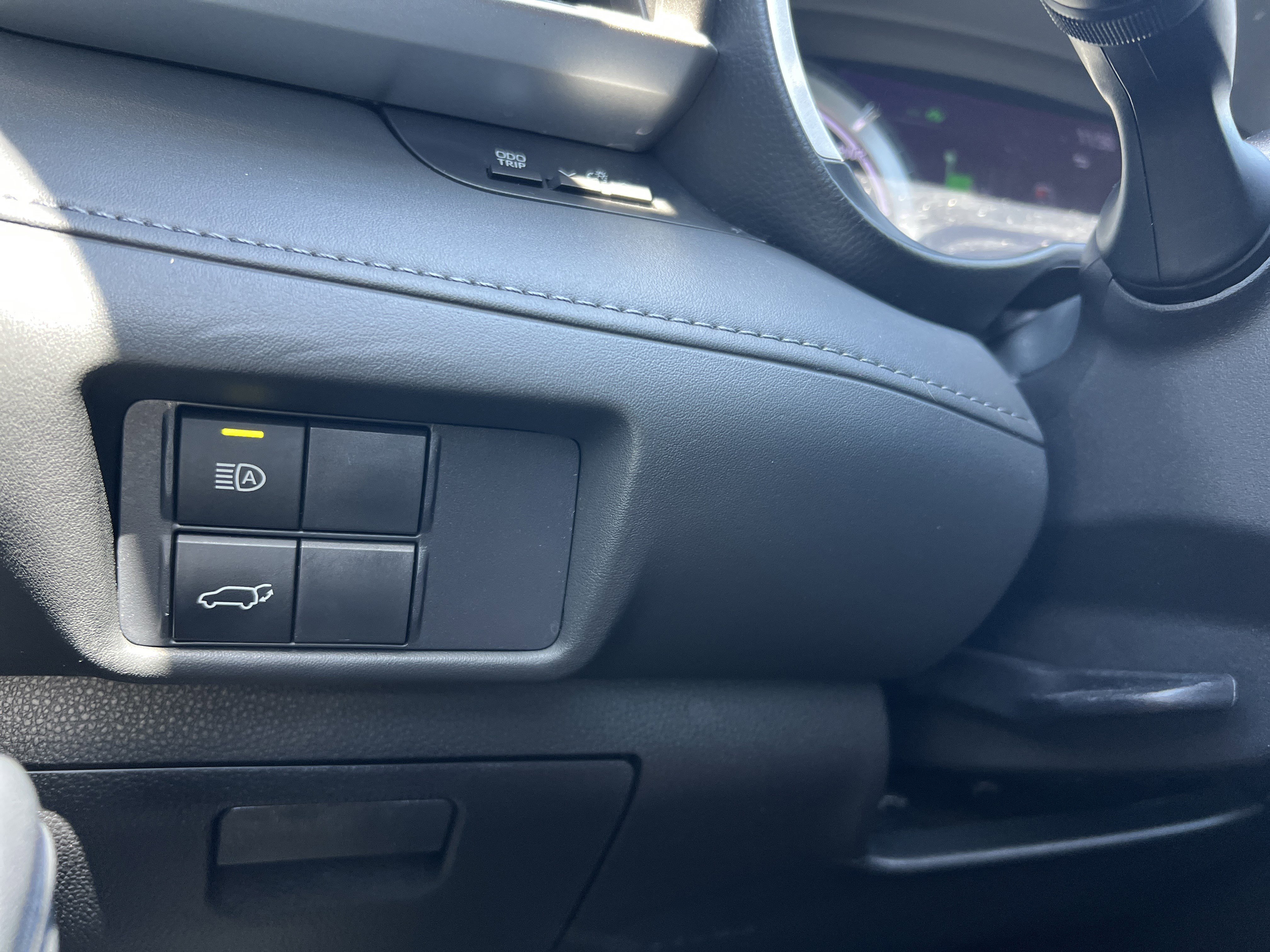 Used 2021 Toyota Highlander XLE AWD/4WD image 35