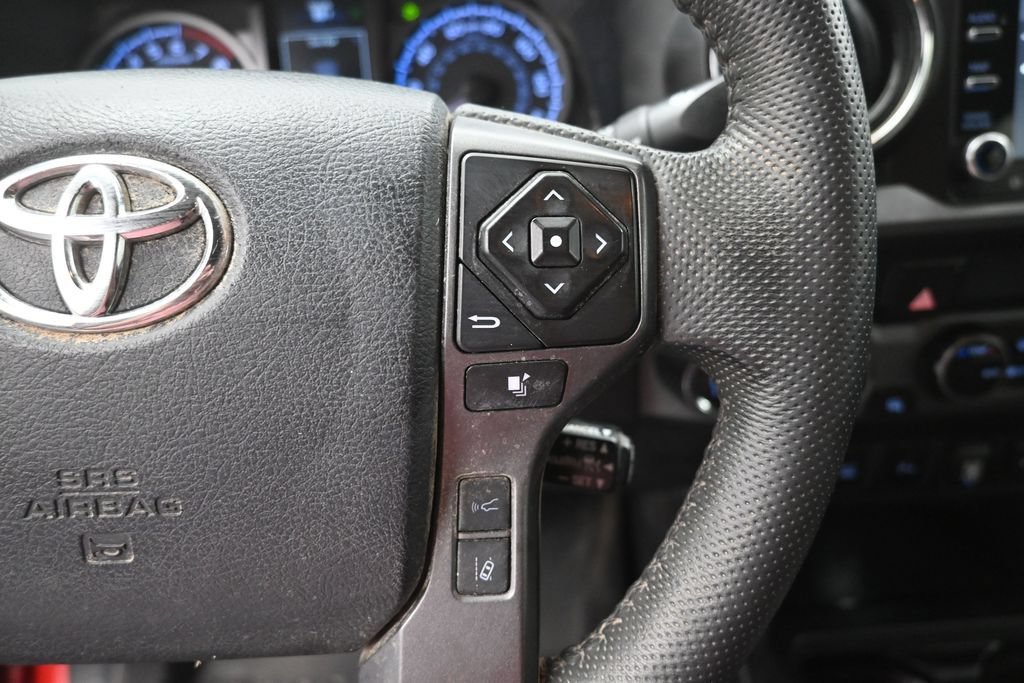 Used 2023 Toyota Tacoma TRD Off-Road w/ Technology Package AWD/4WD image 7