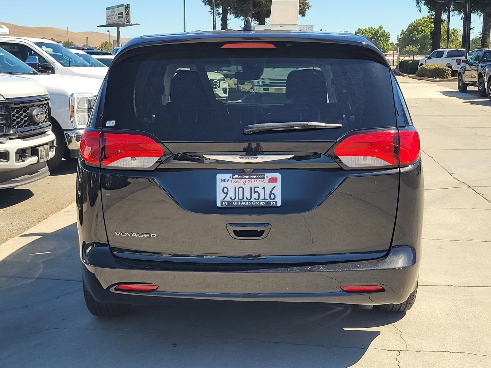Used 2024 Chrysler Voyager LX FWD image 5