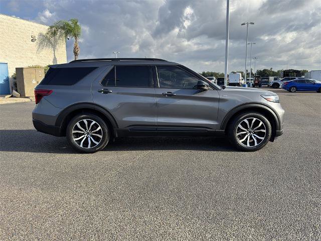 Certified 2022 Ford Explorer ST-Line w/ Class IV Trailer Tow Package image 2