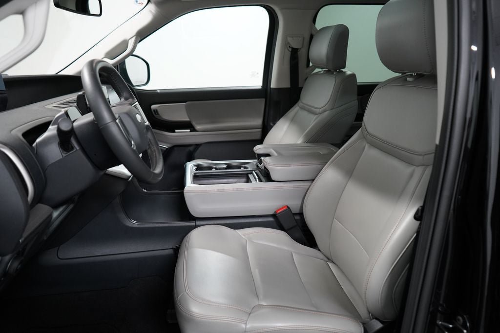 Certified 2025 Ford Expedition Active AWD/4WD image 14