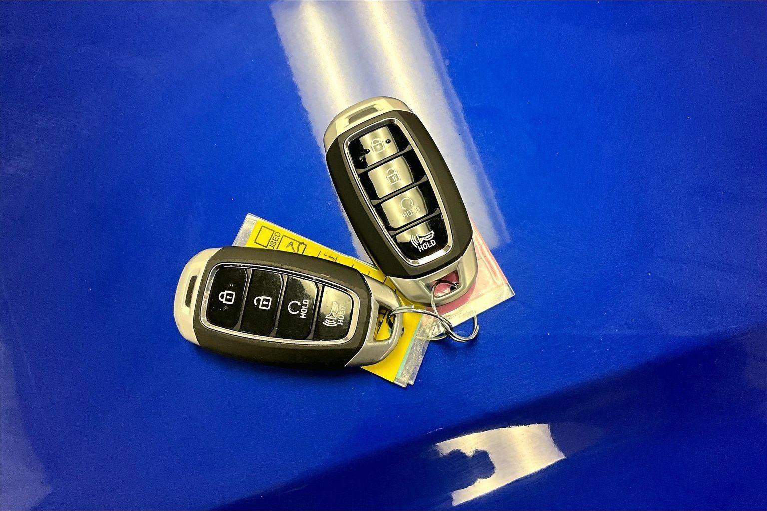 Used 2024 Hyundai Venue SEL image 11