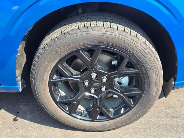 Certified 2025 Ford Maverick Lobo AWD/4WD image 6
