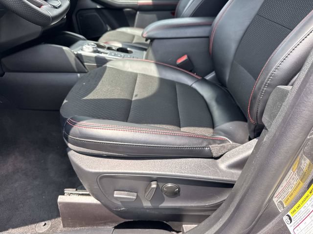 Certified 2025 Ford Escape ST-Line FWD image 17