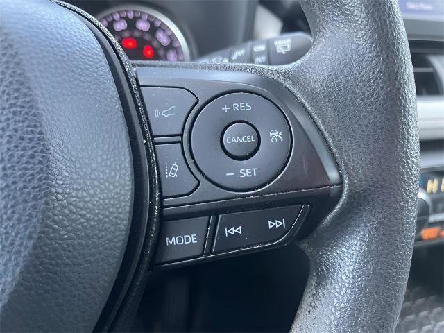 Used 2021 Toyota RAV4 XLE image 22