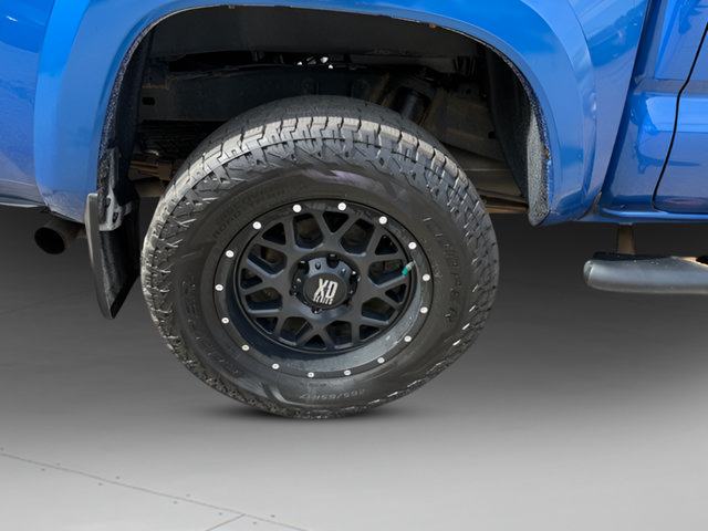 Used 2018 Toyota Tacoma TRD Sport w/ Technology Package AWD/4WD image 24