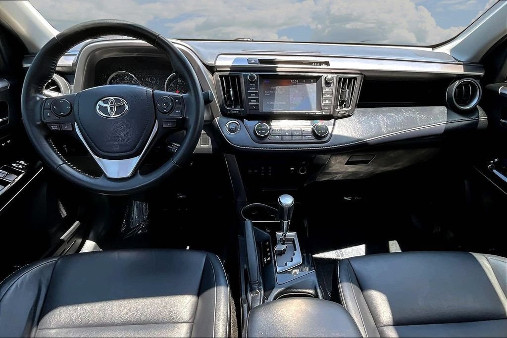 Used 2018 Toyota RAV4 Limited FWD image 9