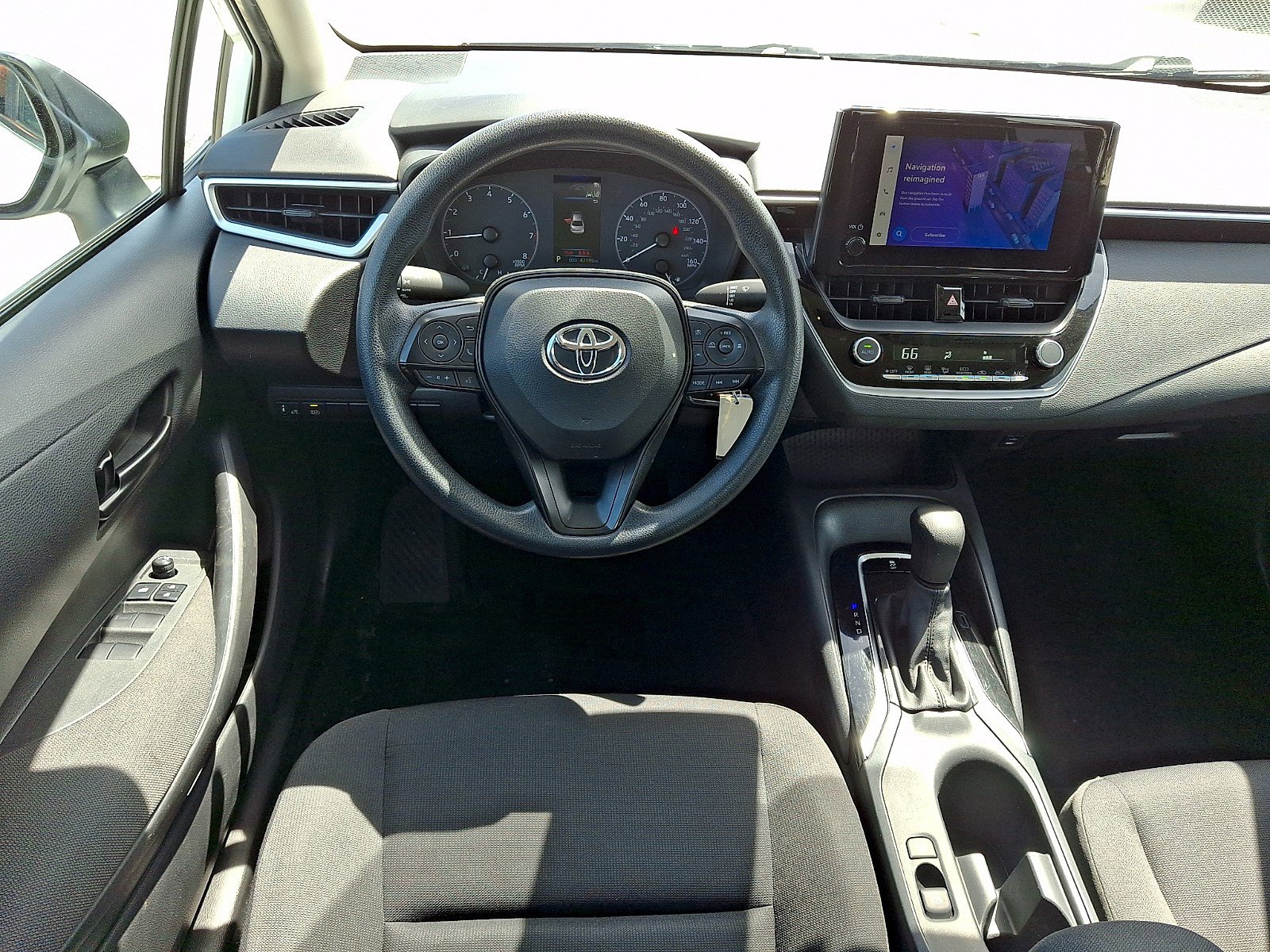 Used 2024 Toyota Corolla LE FWD image 10