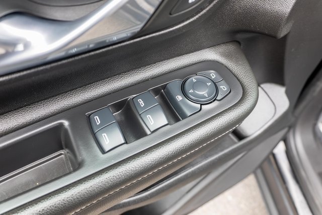 Used 2024 GMC Terrain SLE AWD/4WD image 17