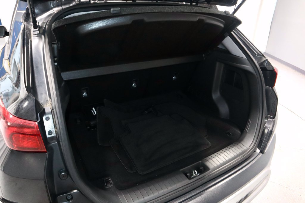 Used 2023 Hyundai Kona SEL w/ Cargo Package FWD image 11