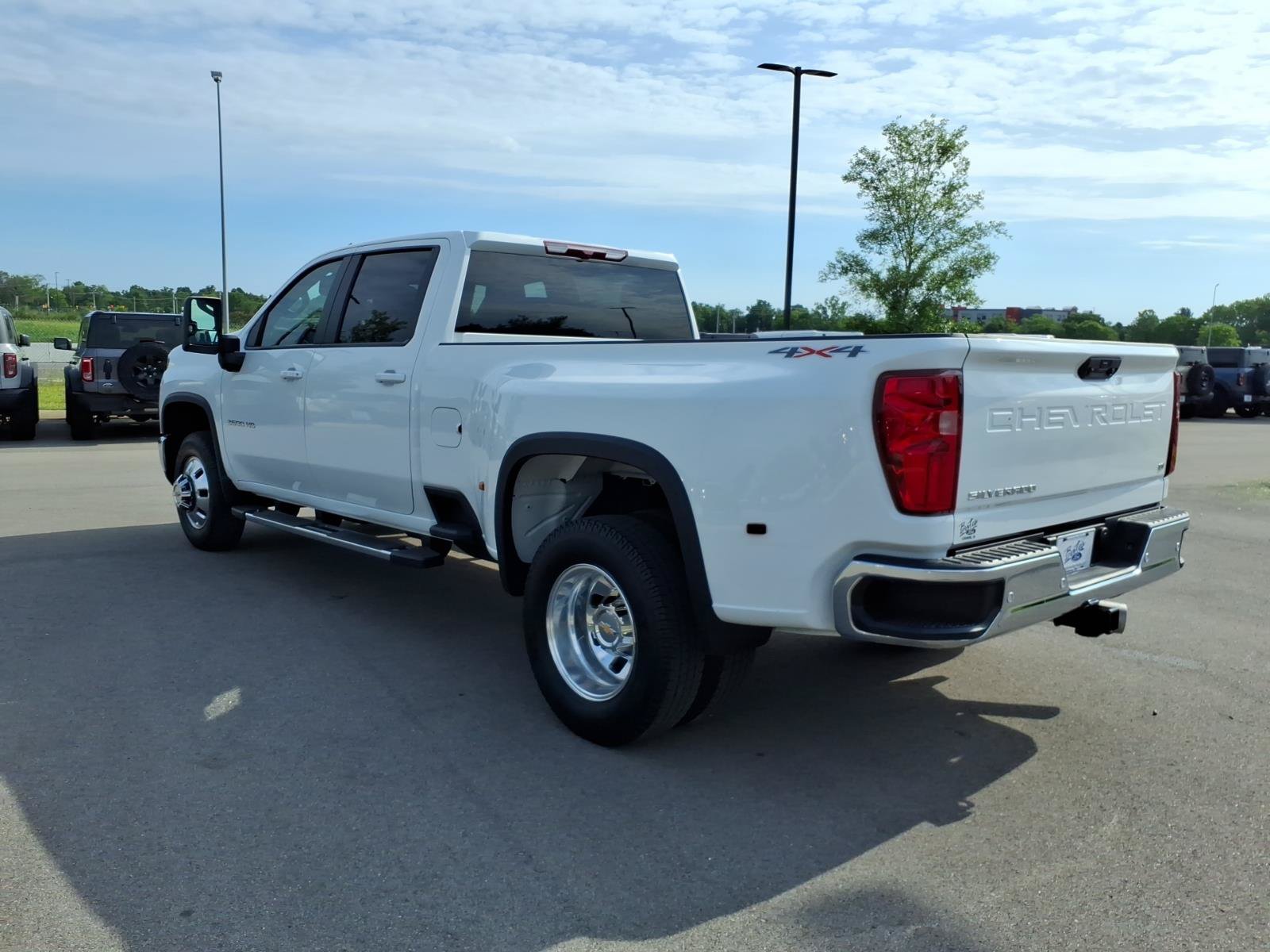 Used 2025 Chevrolet Silverado 3500 LT w/ Safety Package AWD/4WD image 5