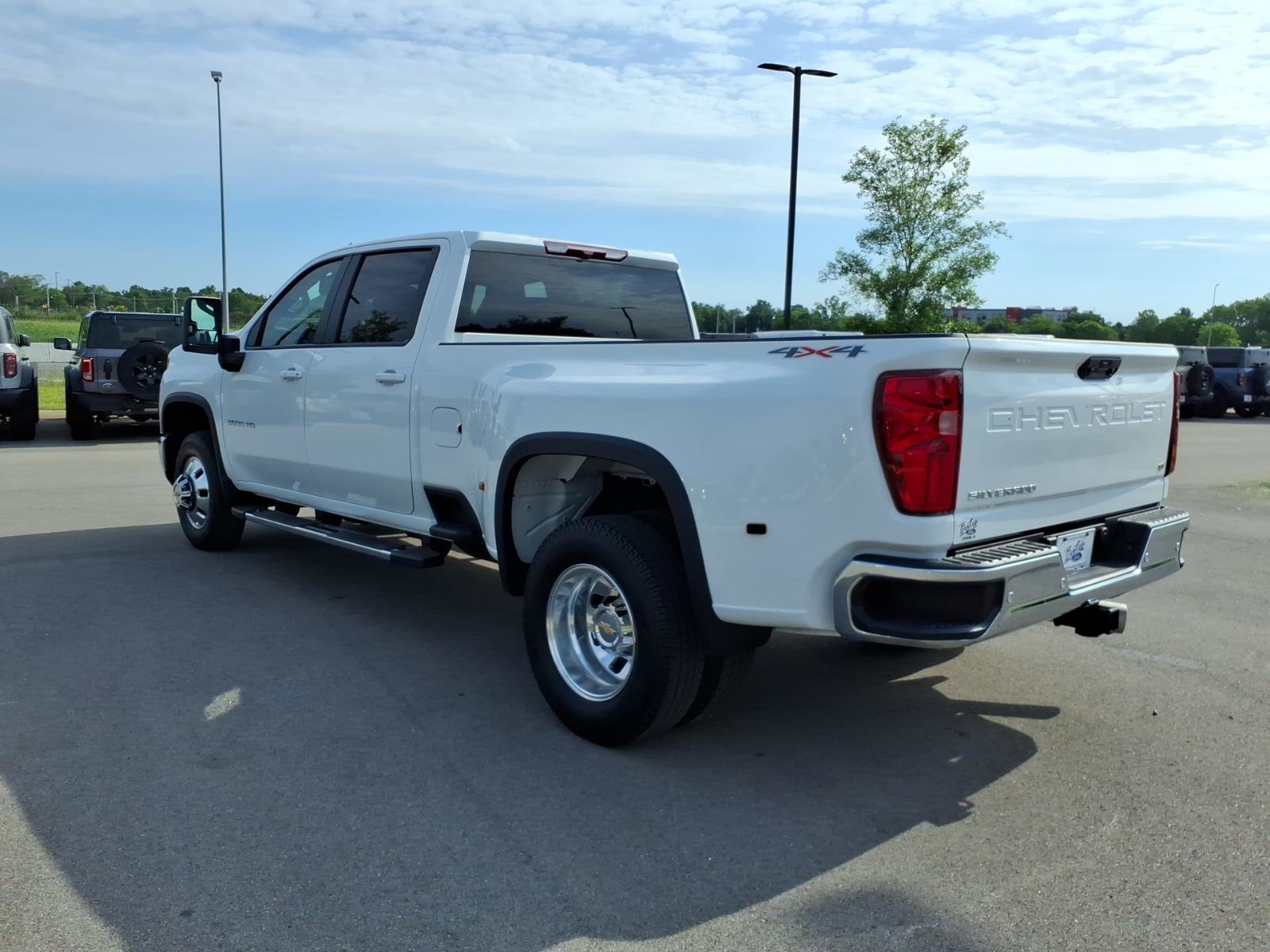 Used 2025 Chevrolet Silverado 3500 LT w/ Safety Package AWD/4WD image 5