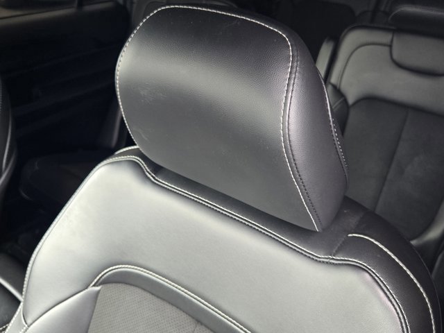 Used 2024 Jeep Grand Cherokee L Altitude image 22