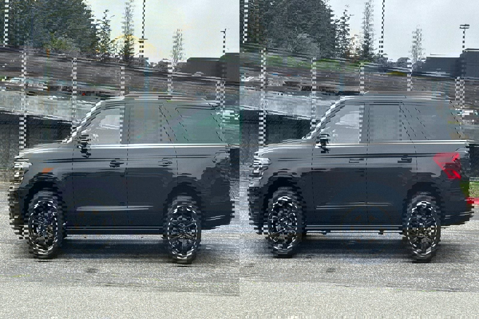 Certified 2024 Ford Expedition Limited image 7