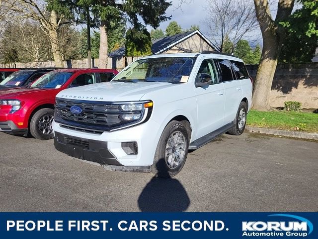 Certified 2025 Ford Expedition Active image 1