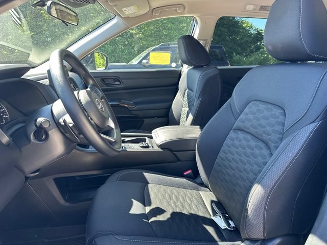 Used 2025 Nissan Pathfinder S w/ Cargo Package AWD/4WD image 35