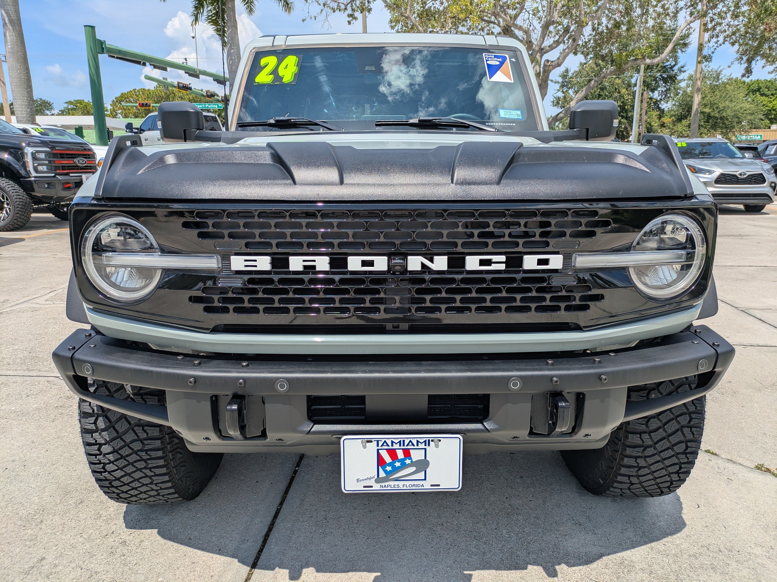 Certified 2024 Ford Bronco Wildtrak AWD/4WD image 8