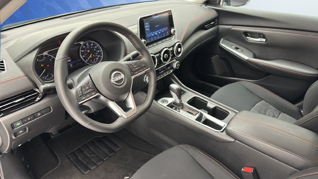 Used 2025 Nissan Sentra SR FWD image 12