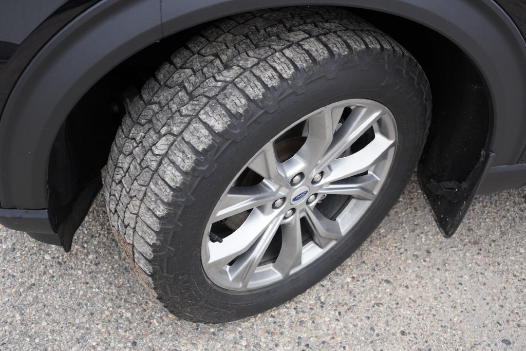 Certified 2022 Ford Explorer XLT w/ Equipment Group 202A AWD/4WD image 14