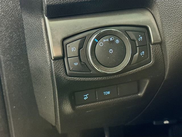 Certified 2018 Ford Explorer XLT w/ Equipment Group 202A FWD image 16