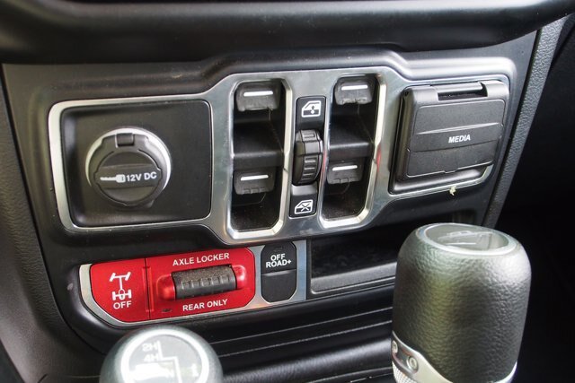 Used 2022 Jeep Gladiator Mojave w/ Cold Weather Group AWD/4WD image 25
