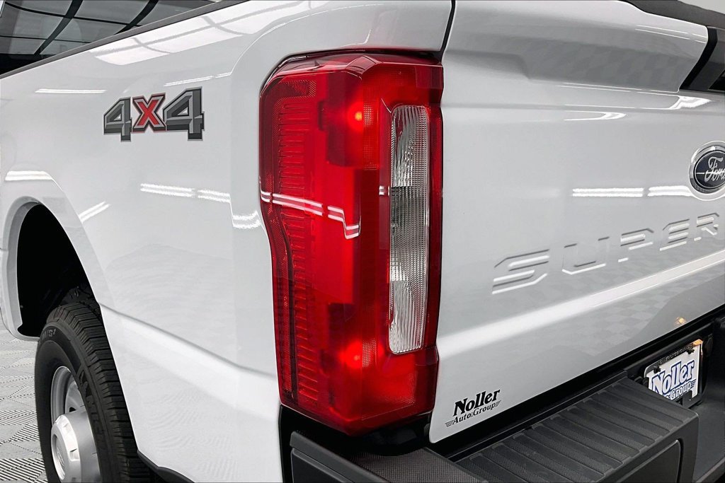 Certified 2026 Ford F350 XL AWD/4WD image 31