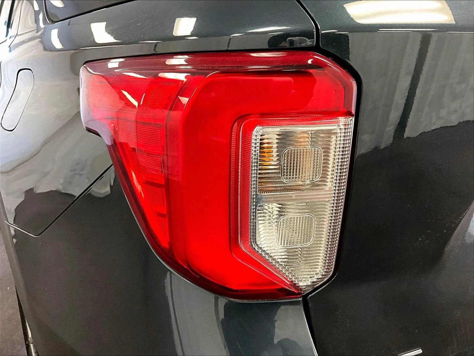 Certified 2022 Ford Explorer XLT w/ Equipment Group 202A AWD/4WD image 29
