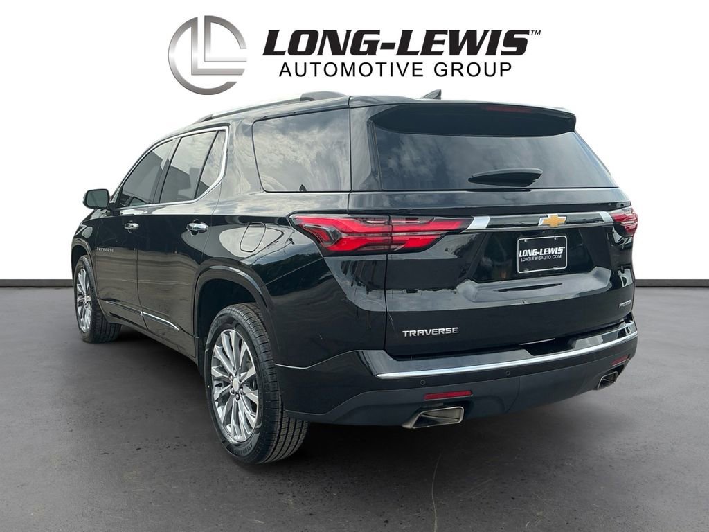 Used 2023 Chevrolet Traverse Premier FWD image 4