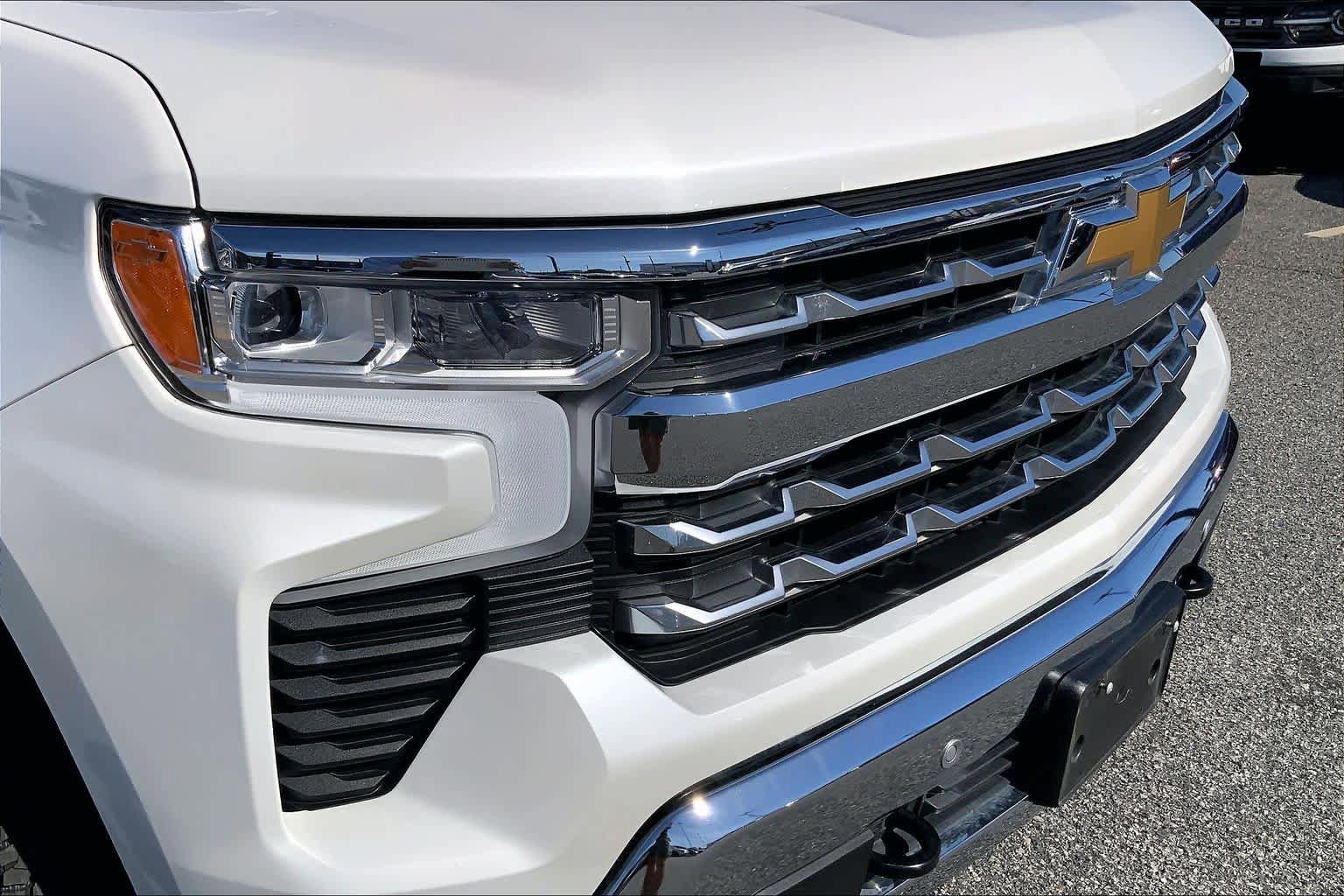 Used 2025 Chevrolet Silverado 1500 LTZ w/ LTZ Premium Package AWD/4WD image 29